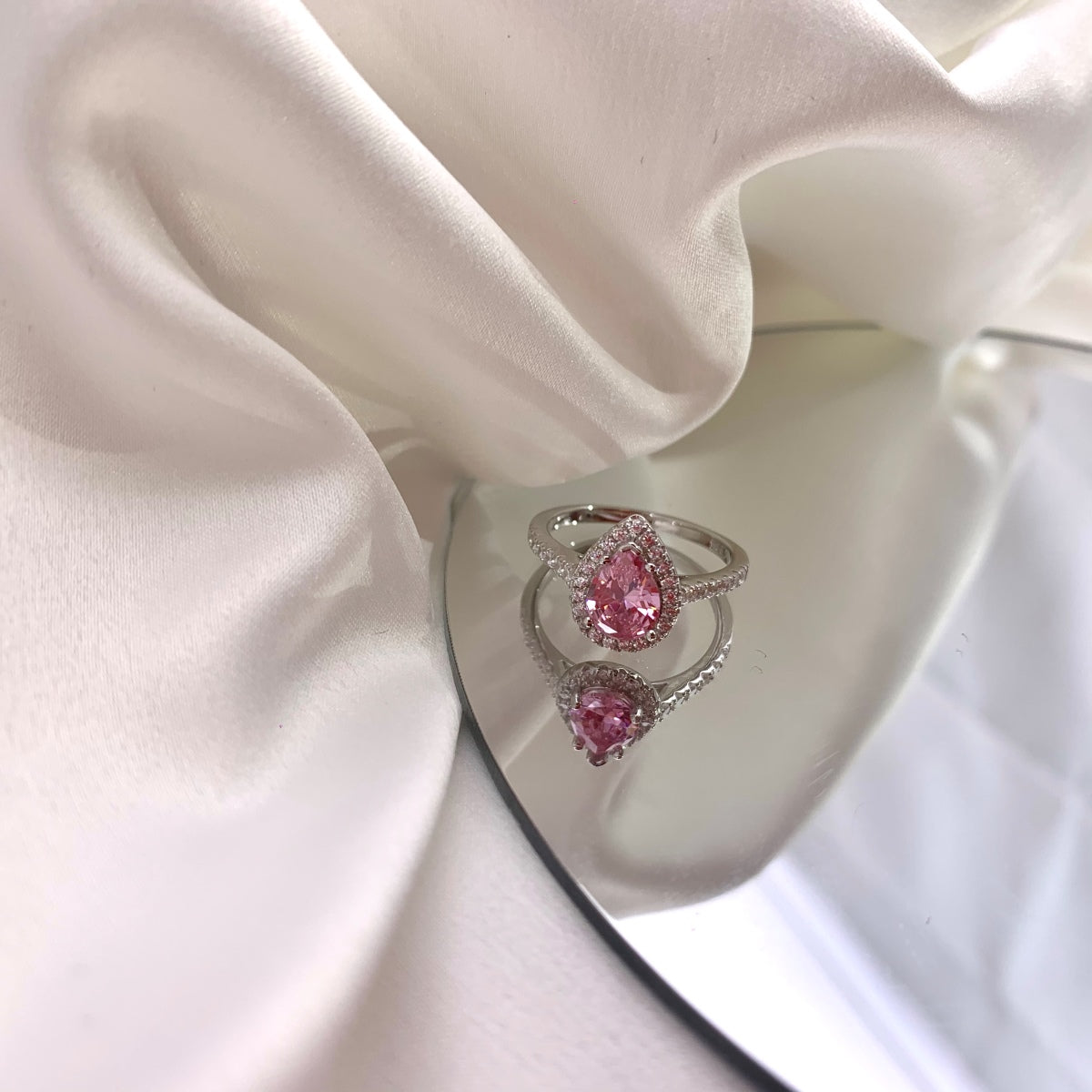 [AuraEcho]1.0 Carat Luxurious Resplendent Water Drop Shape Wedding Ring