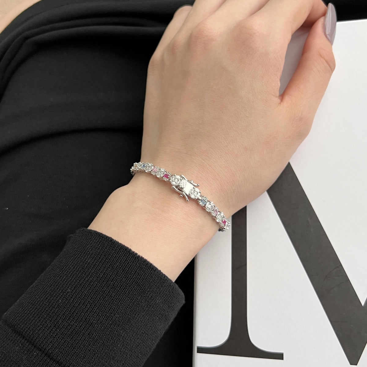 [AuraEcho]Dazzling Radiant Multi Cut Daily Bracelet