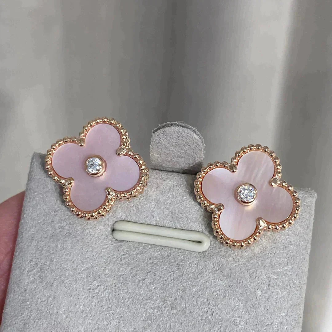 [AuraEcho]CLOVER MEDIUM 1 MOTIFS  PINK MOP DIAMOND EARRINGS