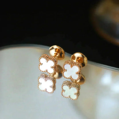 [AuraEcho]CLOVER MINI 9.5MM WHITE MOP EARRINGS