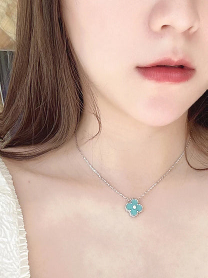 [AuraEcho]CLOVER 1 DIAMOND LIGHT BLUE SILVER NECKLACE
