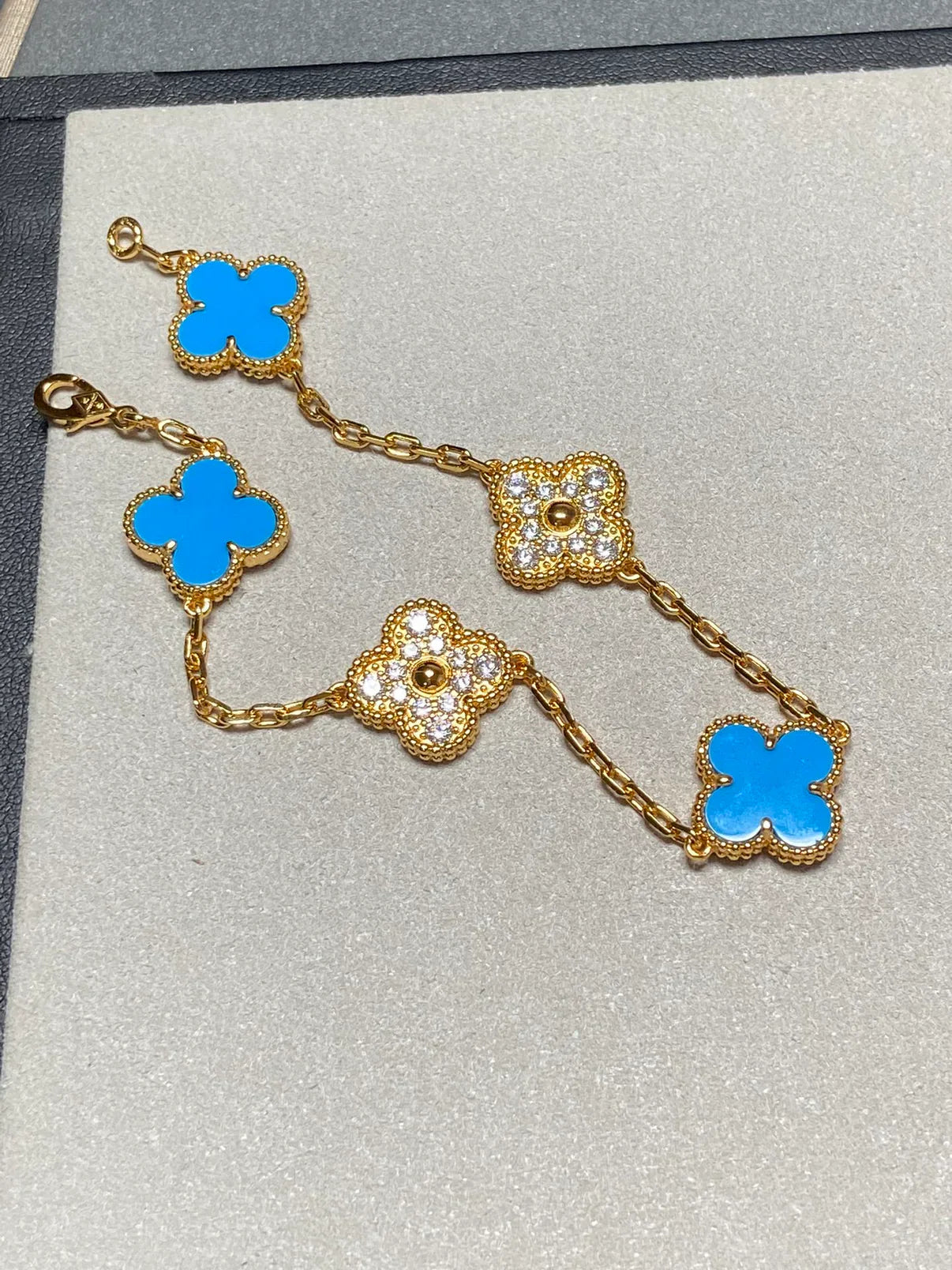 [AuraEcho] CLOVER 5 MOTIF BLUE AGATE BRACELET COLLECTION